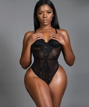 Я креативная и нежная, способная удовлетворить самые сокровенные фантазии. Мои услуги позволят тебе расслабиться и насладиться безупречным эротическим опытом. Я предлагаю широкий спектр услуг, от классического секса до глубокого французского. У меня отличные отзывы от моих постоянных клиентов, которыми я горжусь. Разнообразие моих фото подтверждает мою красоту и сексуальность. Давай встретимся и насладимся вместе в Москве. 💋🌟🔥 8248, 21 год